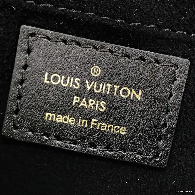 Fashionrepsfam ru LV 2111FY0057 Bags 0813